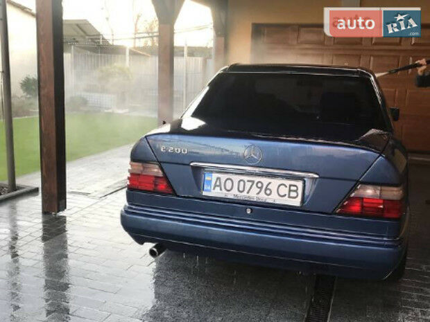 Mercedes-Benz E 200 1994 года