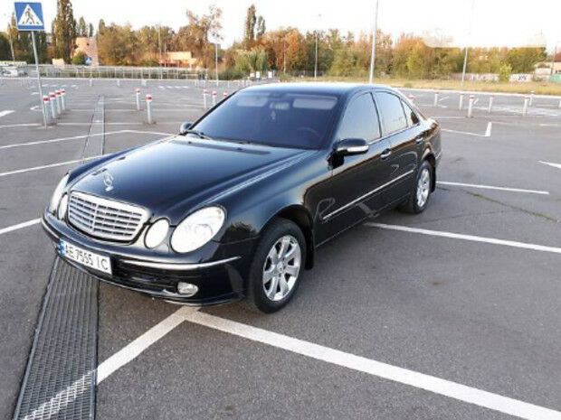 Mercedes-Benz E 200 2004 года