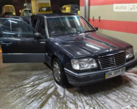 Mercedes-Benz E 200 1995 года - Фото 1 авто