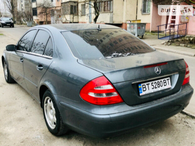 Mercedes-Benz E 220 2005 года