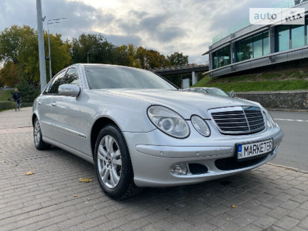 Mercedes-Benz E 220 2004 года