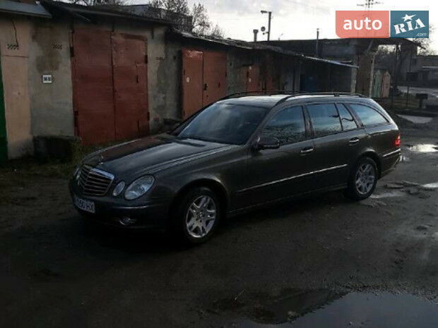 Mercedes-Benz E 220 2009 року