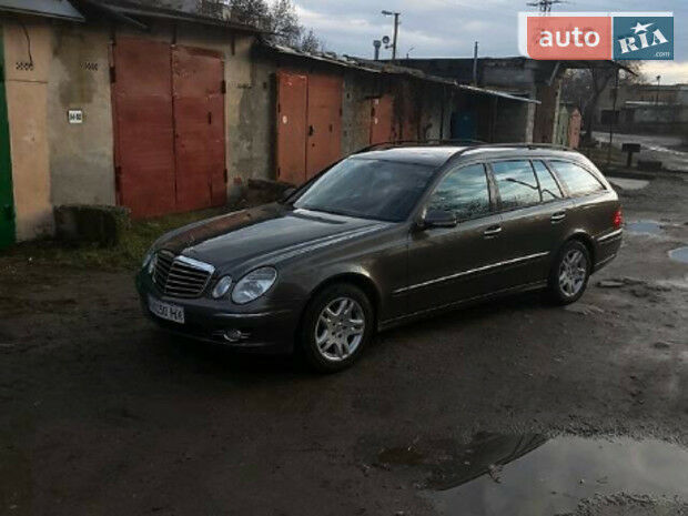 Mercedes-Benz E 220 2009 року