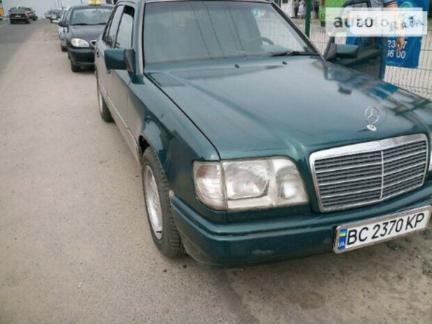 Mercedes-Benz E 220 1995 года