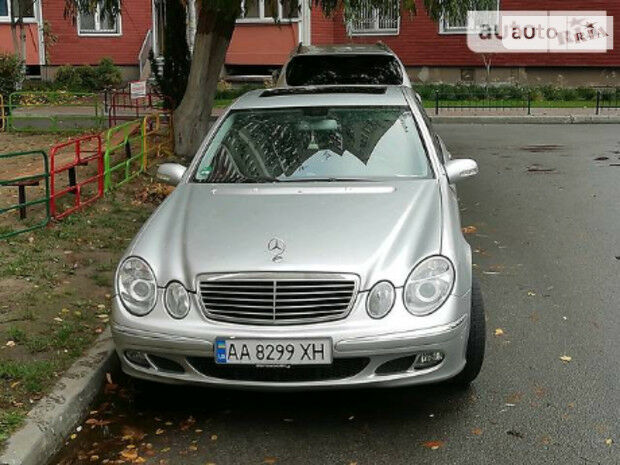 Mercedes-Benz E 220 2004 року