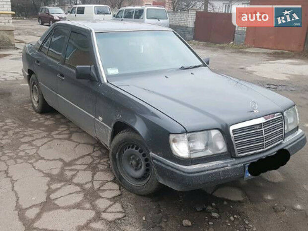 Мерседес E 220 1994 года Mercedes-Benz E 220 1994 года