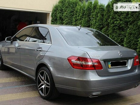 Mercedes-Benz E 220 2012 року