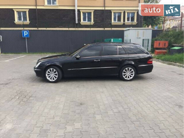 Mercedes-Benz E 220 2003 року
