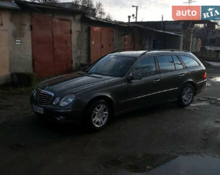 Mercedes-Benz E 220 2009 року