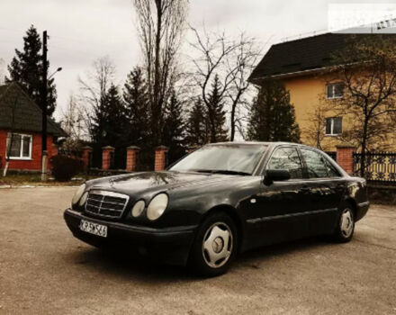 Mercedes-Benz E 220 1999 года