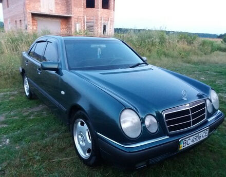 Mercedes-Benz E 220 1997 года