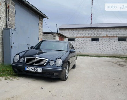 Mercedes-Benz E 220 2001 года