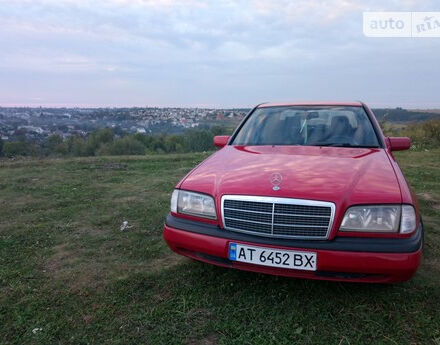 Mercedes-Benz E 220 1995 года