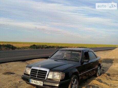 Mercedes-Benz E 230 1988 року