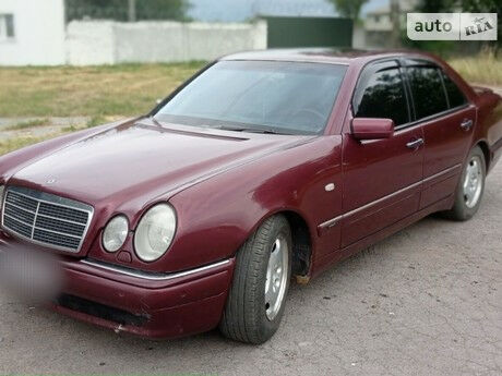 Mercedes-Benz E 230 1996 года