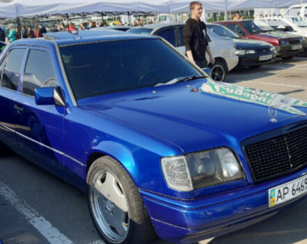 Фото на отзыв с оценкой 4.8 о Mercedes-Benz E 230 1989 году выпуска от автора "Сергей" с текстом: Владею машиной более 7 лет и очень доволен, качество старых мерседесов на высоте, очень надежное ...