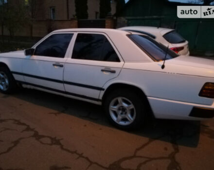 Mercedes-Benz E 230 1985 года