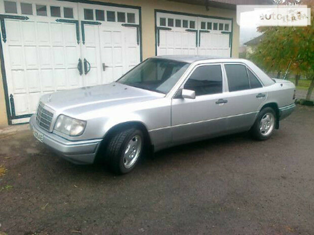 Mercedes-Benz E 250 1995 года