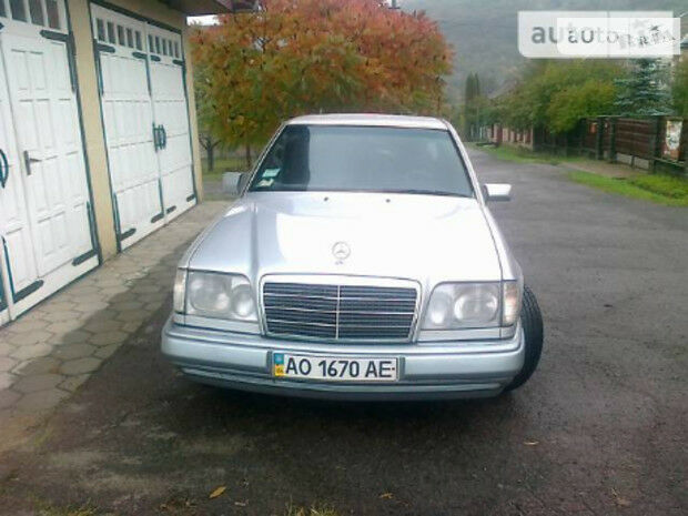 Mercedes-Benz E 250 1995 года