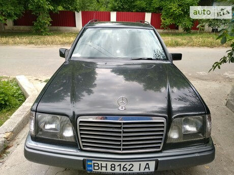 Мерседес E 250 1995 года Mercedes-Benz E 250 1995 года