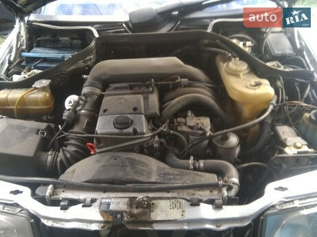 Мерседес E 250 1995 года Mercedes-Benz E 250 1995 года
