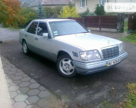 Mercedes-Benz E 250 1995 года