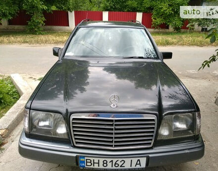 Mercedes-Benz E 250 1995 года