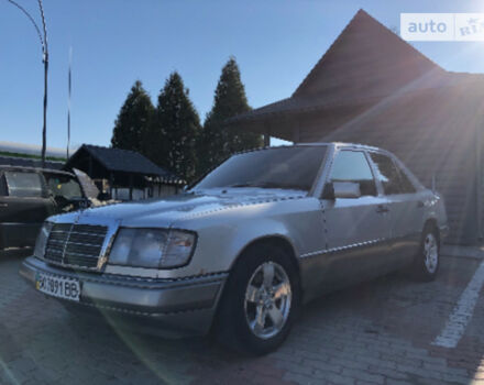 Mercedes-Benz E 260 1990 года