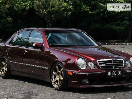 Mercedes-Benz E 270 2002 року