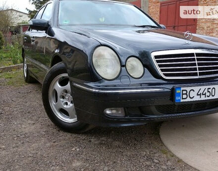 Mercedes-Benz E 270 2001 року