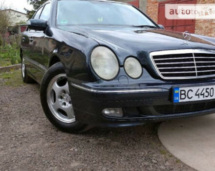 Фото на отзыв с оценкой 5 о Mercedes-Benz E 270 2001 году выпуска от автора "Ігор" с текстом: Хороший автомобіль з потужним двигуном та не великою витратою палива. Не дорогий в обслуговуванні...