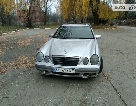 Mercedes-Benz E 270 1999 року