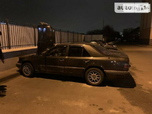 Mercedes-Benz E 280 1994 года