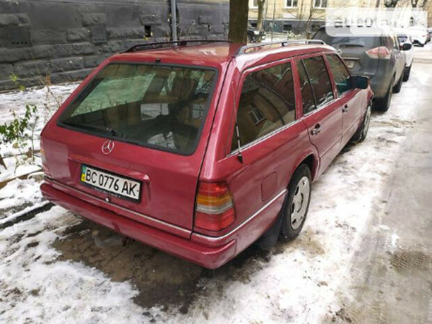 Mercedes-Benz E 300 1994 года