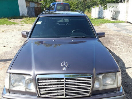 Мерседес Е 300 1994 года Mercedes-Benz E 300 1994 года
