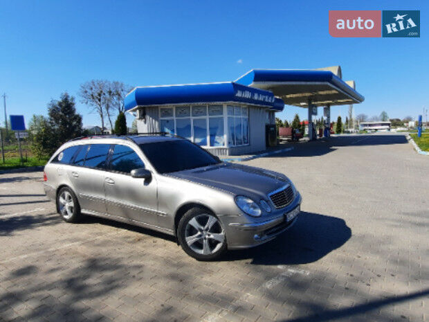 Мерседес Е 320 2004 года Mercedes-Benz E 320 2004 года