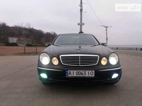 Мерседес Е 320 2003 года Mercedes-Benz E 320 2003 года