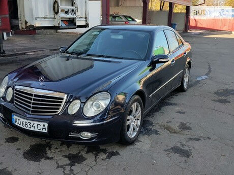 Мерседес Е 320 2003 года Mercedes-Benz E 320 2003 года
