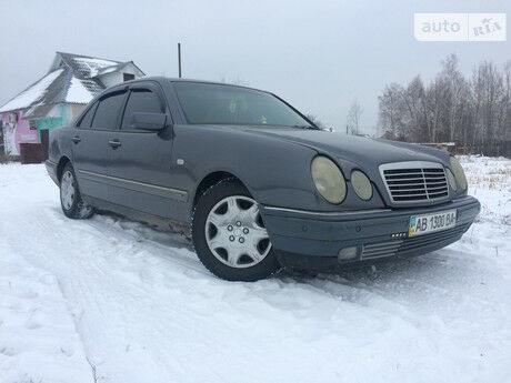 Mercedes-Benz E-Class 1998 року