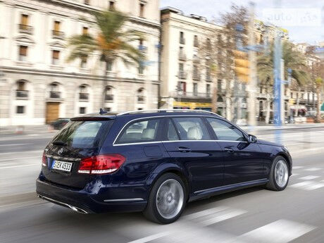 Мерседес Е-Класс 1992 года Mercedes-Benz E-Class 1992 года