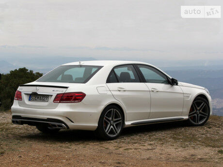 Мерседес Е-Класс 2000 року Mercedes-Benz E-Class 2000 року