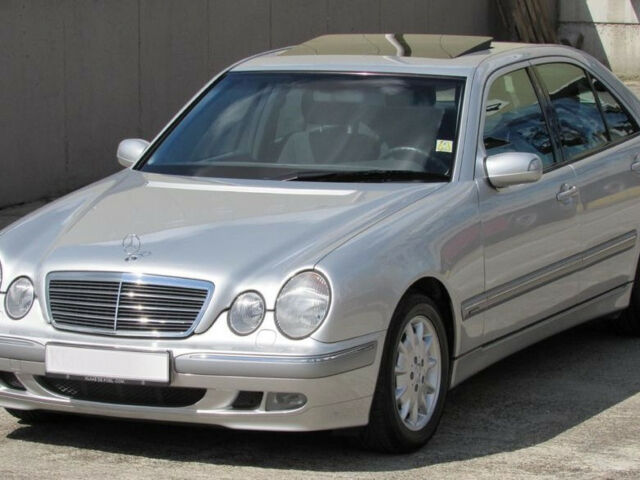 Mercedes-Benz E-Class 2001 року