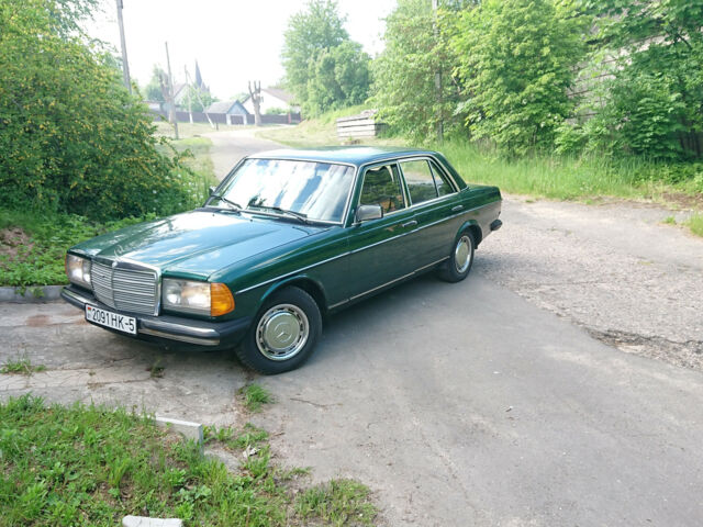 Mercedes-Benz E-Class 1982 года
