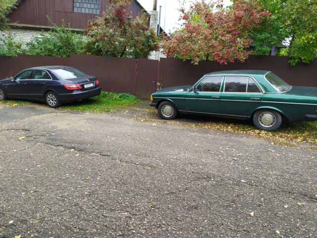Mercedes-Benz E-Class 1982 года