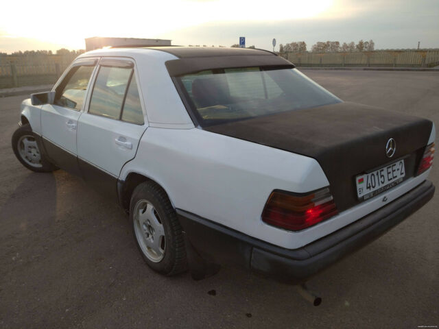 Mercedes-Benz E-Class 1987 года