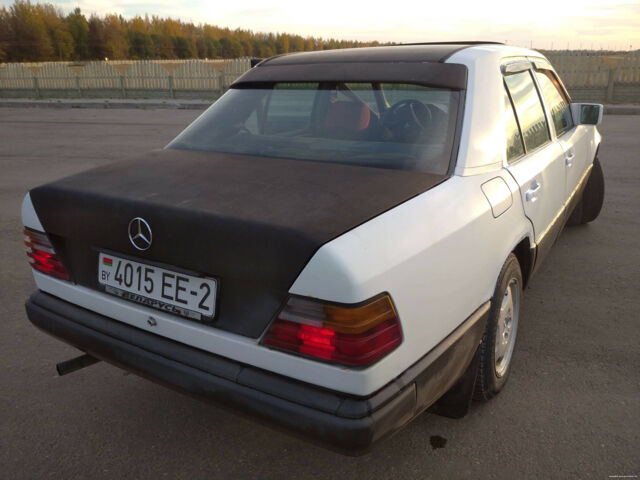 Mercedes-Benz E-Class 1987 года