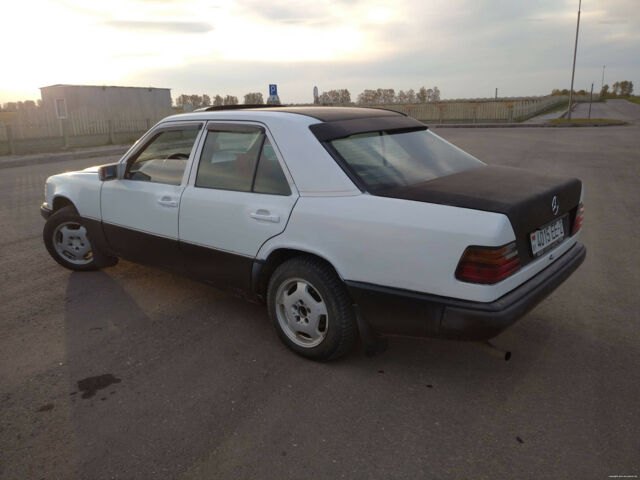 Mercedes-Benz E-Class 1987 года