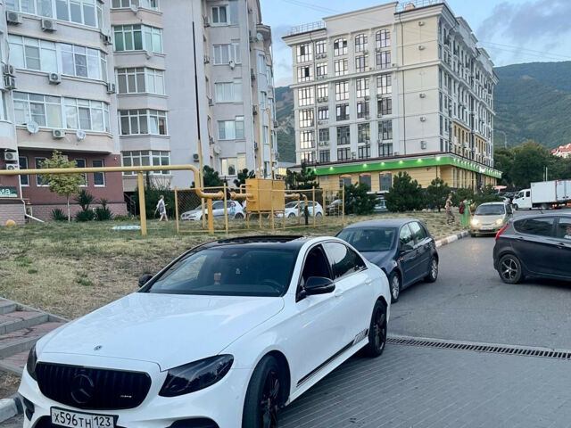Mercedes-Benz E-Class 2017 года