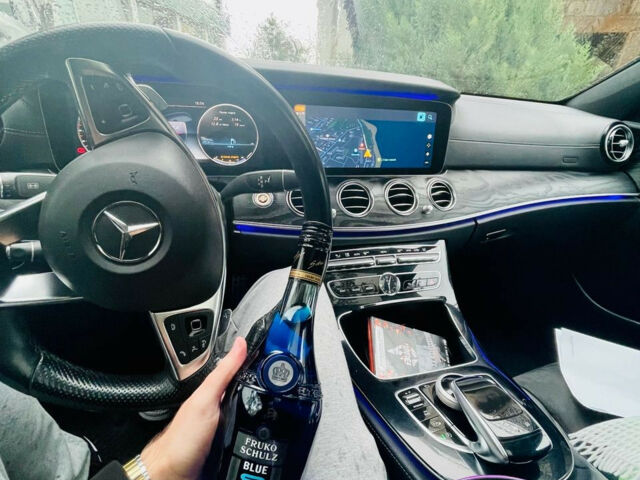 Mercedes-Benz E-Class 2017 года
