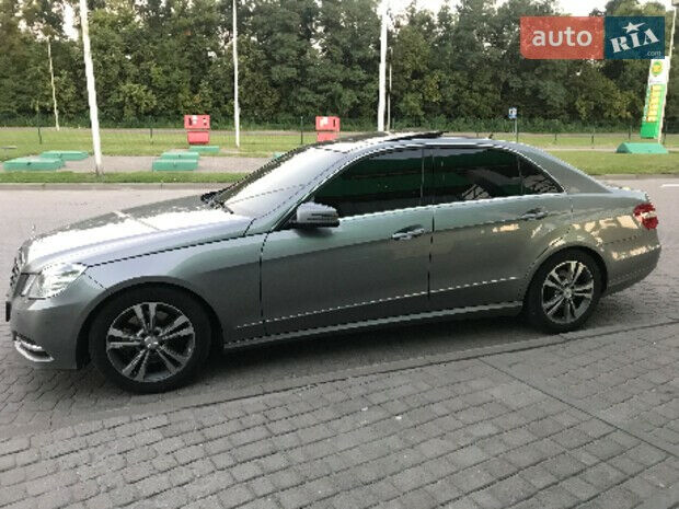 Mercedes-Benz E-Class 2010 року